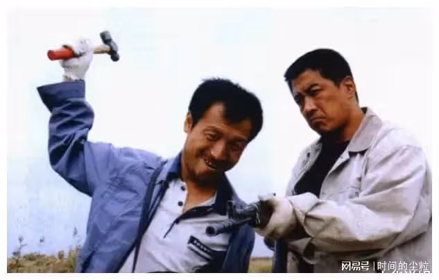 看完6集《他是誰》挪不開眼,點評5星如潮,三位老戲骨「太燃了」