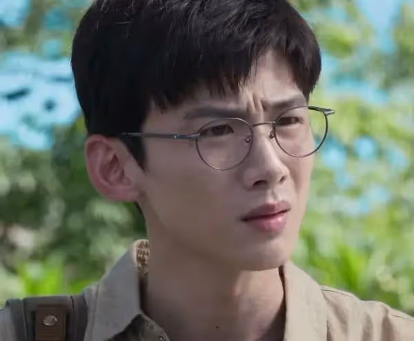 他從《開端》到《卿卿日常》，白敬亭真的是越來越會選劇本了