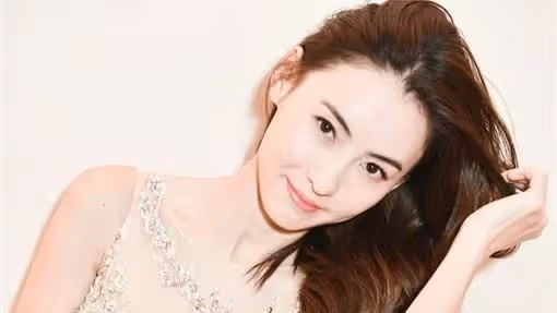 當年爆打曾志偉、封殺張柏芝，讓成龍下跪！如今他已淡出娛樂圈