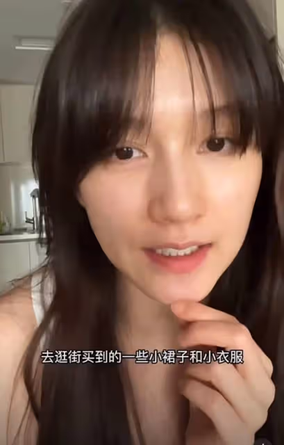 陳思誠小11歲女友曬春季穿搭，素顏出鏡被嫌老態，本人高情商回應
