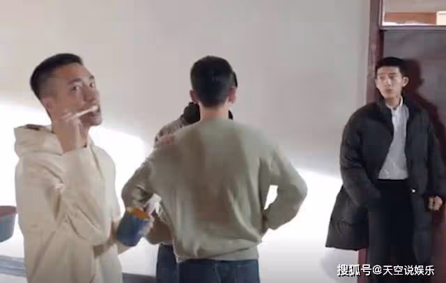 《歸路》路晨回齊寧思念藏不住，無視隊友敲門親歸曉
