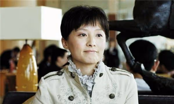 低調星二代，媽媽是《情深深雨濛濛》主演之一，16歲當導演拿獎！