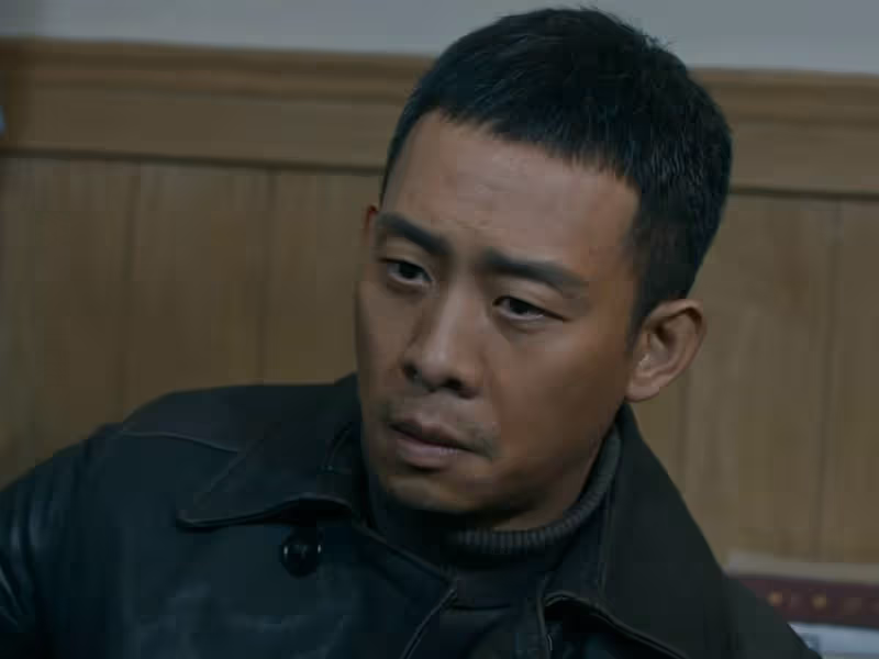 《他是誰》真兇就藏在衛國平身旁！看似不起眼，實則在扮豬吃老虎