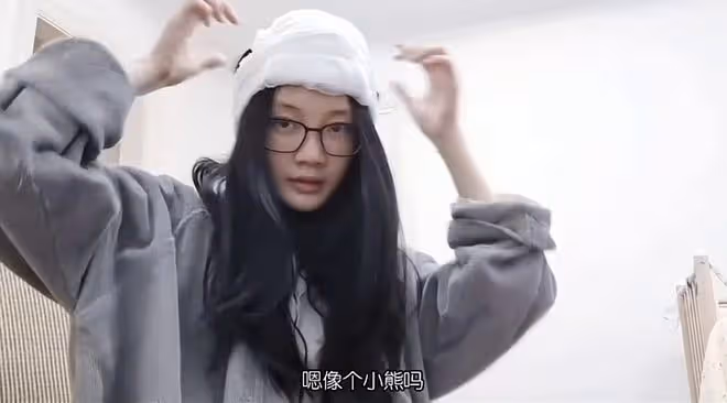 苗苗分享全家得新冠經歷,頭戴尿不濕接地氣,鄭愷照顧妻兒落淚