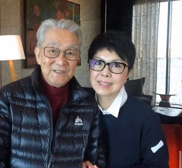 面色紅潤!91歲香港資深綠葉近況曝光,曾為照顧患癌妻子淡出幕前