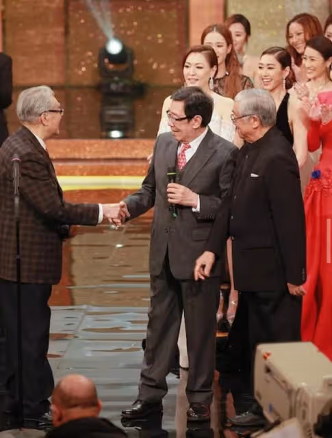 面色紅潤!91歲香港資深綠葉近況曝光,曾為照顧患癌妻子淡出幕前