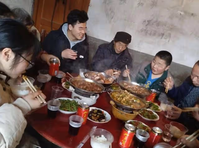 回顧:丫頭也配要壓歲錢?3年了兒子一提回家過年,兒媳就鬧離婚