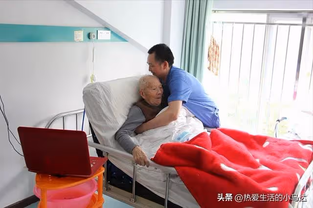 父親的晚年讓我發現:人老了最怕的不是沒錢,沒人要才是最可怕的