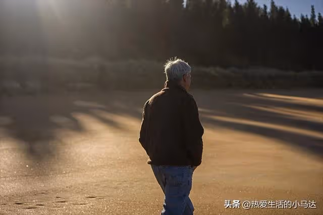 一位老父親的傾訴:8000退休金的我,沒幫兒子還房貸,就有錯嗎?