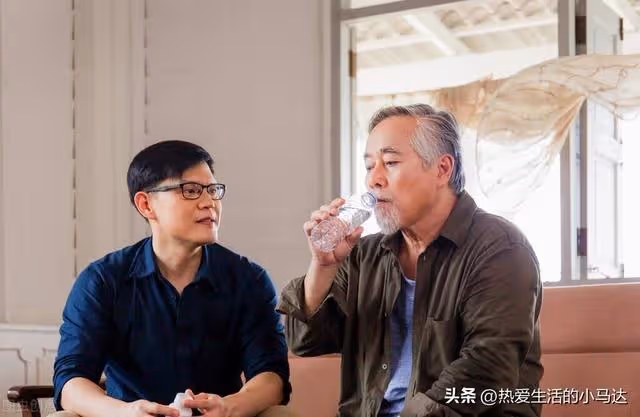 一位老父親的傾訴:8000退休金的我,沒幫兒子還房貸,就有錯嗎?