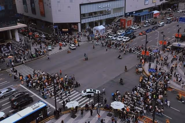 我發現不能和熟人一起去旅遊,很有可能熟人變成陌生人
