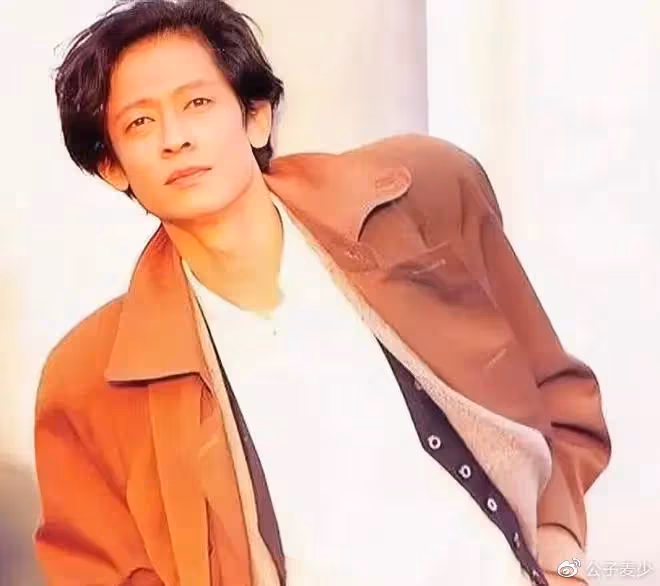 江珊情史:錯過王志文,為女兒放棄靳東,二婚卻嫁普通男人很幸福