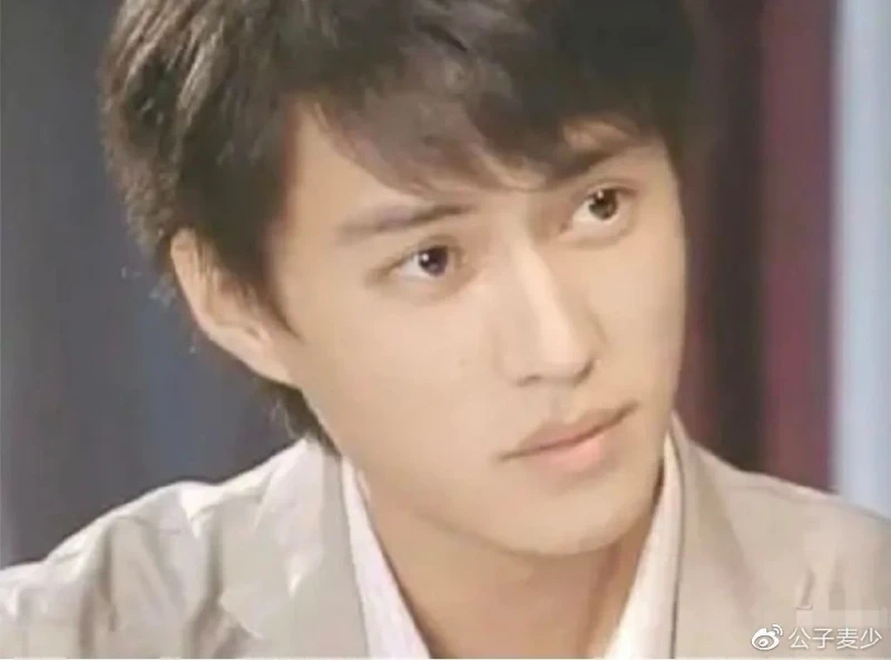 江珊情史：錯過王志文，為女兒放棄靳東，二婚卻嫁普通男人很幸福