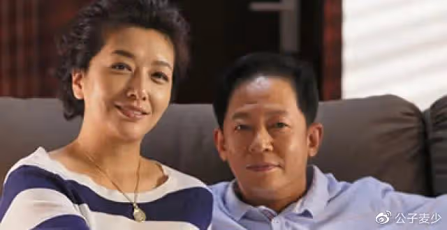 江珊情史:錯過王志文,為女兒放棄靳東,二婚卻嫁普通男人很幸福