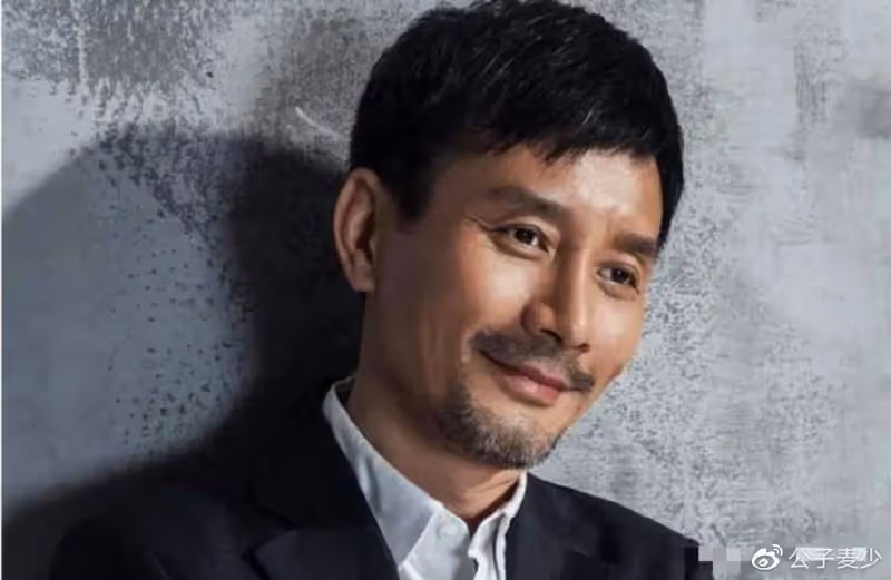 江珊情史:錯過王志文,為女兒放棄靳東,二婚卻嫁普通男人很幸福