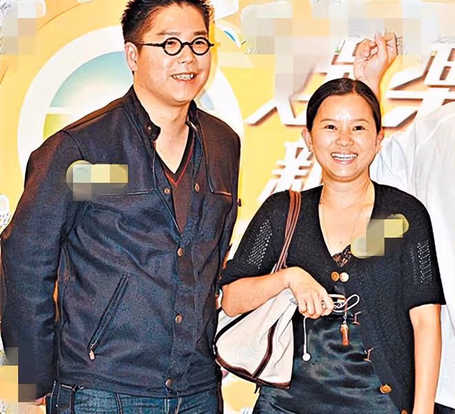 林曉峰與外甥女合作主持晚會！林珊珊35歲女兒氣質好，舅公是狄龍