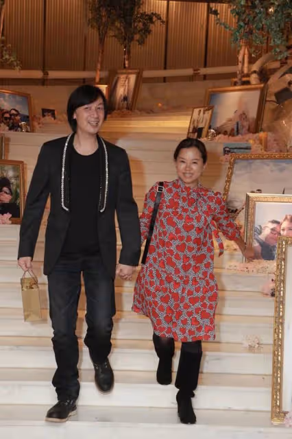林曉峰與外甥女合作主持晚會!林珊珊35歲女兒氣質好,舅公是狄龍