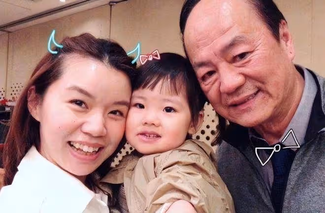 林曉峰與外甥女合作主持晚會!林珊珊35歲女兒氣質好,舅公是狄龍