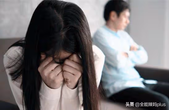 8歲女兒半夜高燒不退，嘴裡卻不停重復「洗衣機壞了」，寶媽「打開洗衣機」檢查後情緒失控！