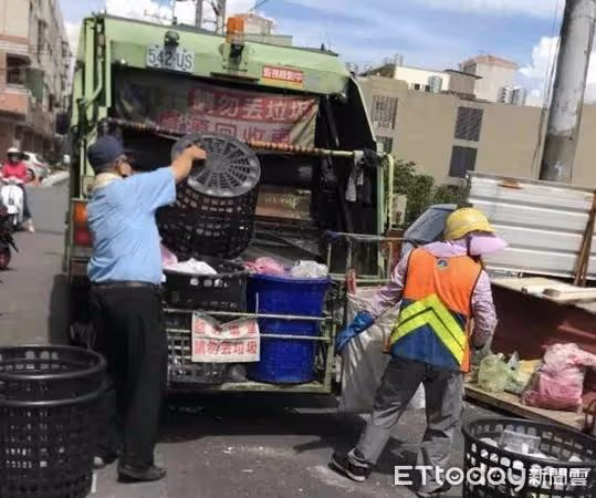 老家大門被封印「紙箱堆了2個月」想祭祖進不了，鄰居不幫卻在旁「說風涼話」人妻一聽理智線斷掉