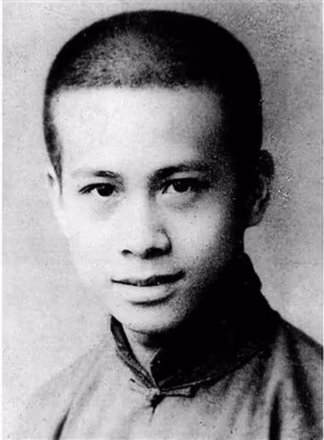 李嘉誠喝早茶被偶遇,獨自一人沒帶保鏢,以為別人認不出來