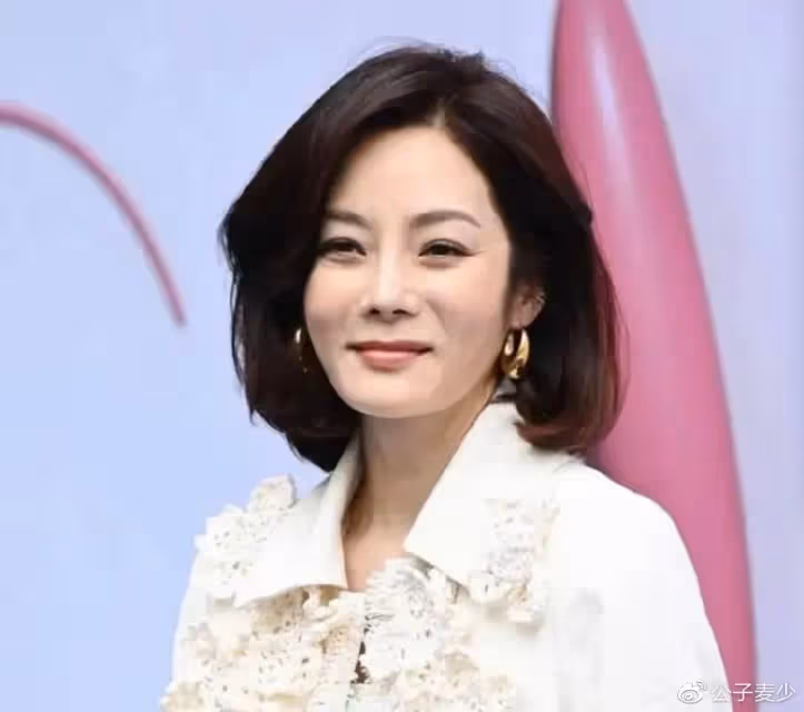 43歲蔡琳滄桑令人不敢認!兒子帥氣似高梓淇,3歲才知有爸爸
