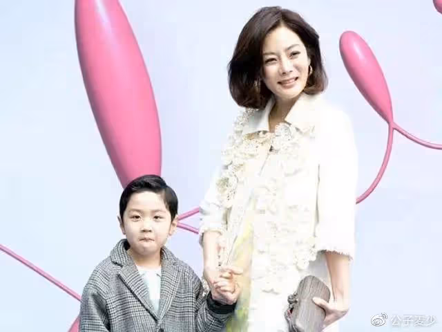 43歲蔡琳滄桑令人不敢認!兒子帥氣似高梓淇,3歲才知有爸爸
