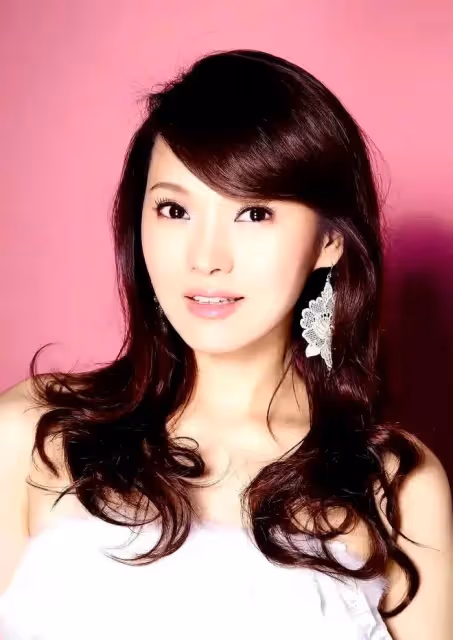 兒子哈利生日穿女裝被罵,伊能靜再次霸氣力挺:這是我兒子我愛他