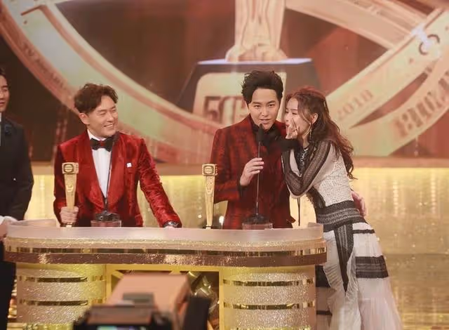 TVB知名男星承認說錯話被封殺！與女神妻子結婚5年，仍無生育計劃