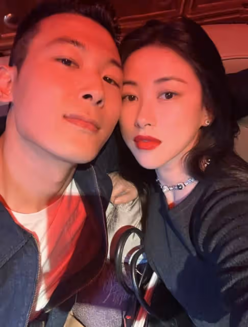 朱珠慶祝2周年結婚紀念日，首曬結婚證件照，帶女兒重回婚禮場地