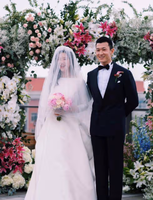 朱珠重回結婚地慶棉婚，丈夫提議再辦婚禮，愛女未能遺傳媽媽美貌