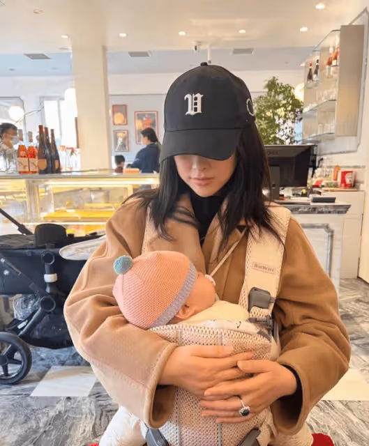 朱珠重回結婚地慶棉婚,丈夫提議再辦婚禮,愛女未能遺傳媽媽美貌