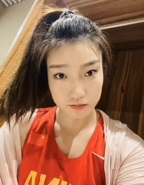 突發!被原配曝當小三後,女籃李夢隱藏社交帳號,防止遭網友網暴