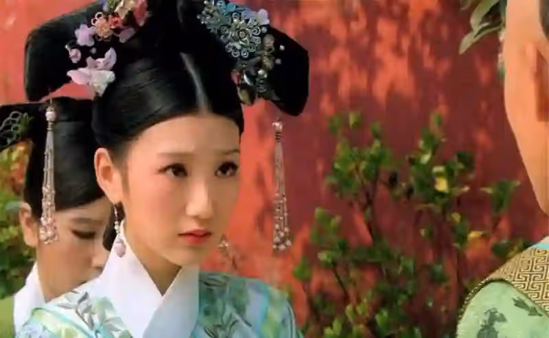 甄嬛傳：三阿哥初見瑛貴人，朧月一番話意味深長，可惜三阿哥不懂
