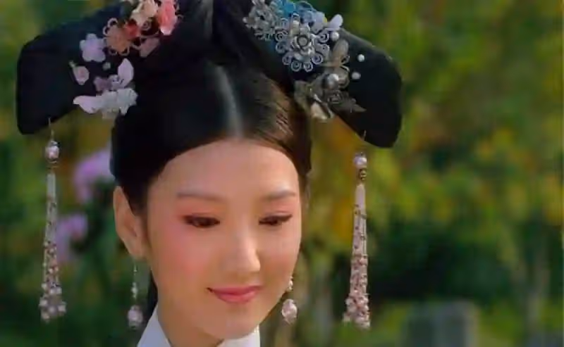甄嬛傳：三阿哥初見瑛貴人，朧月一番話意味深長，可惜三阿哥不懂