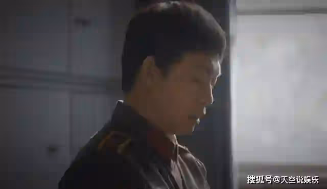 《他是誰》看懂了衛國平對三等功的蔑視，才知警服對他的意義是什麼