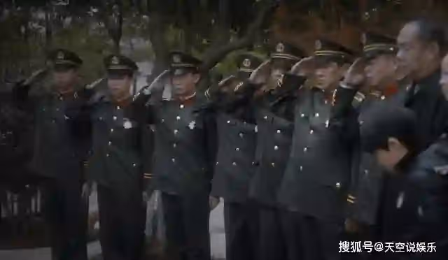《他是誰》看懂了衛國平對三等功的蔑視，才知警服對他的意義是什麼