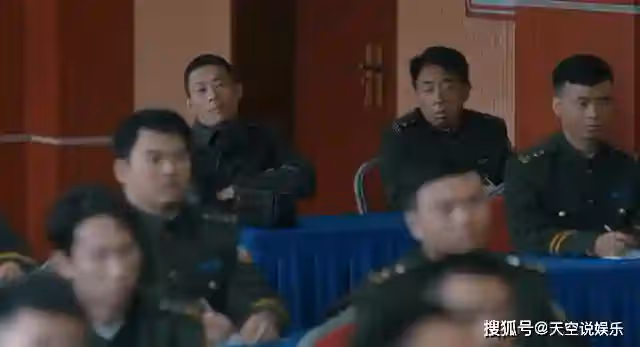 《他是誰》看懂了衛國平對三等功的蔑視，才知警服對他的意義是什麼