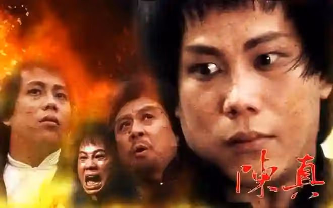 74歲「陳真」梁小龍在廣東公園,練武出意外,背部重摔著地腿朝天
