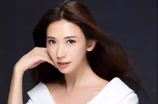 言承旭：在我還沒出名時，我愛上一個真心喜歡我，單純愛我的女孩