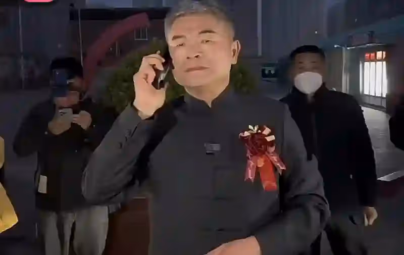 《失孤》原型兒子大婚熱度高,魯豫贈純金禮品,劉德華派人送祝福