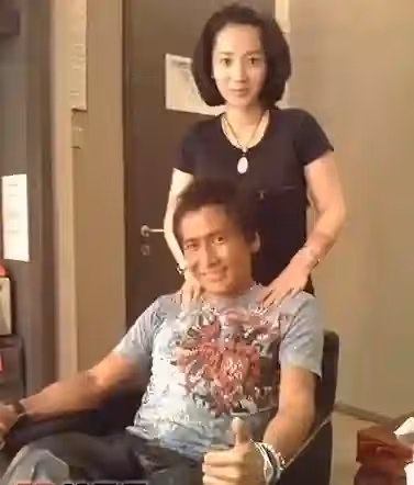 情纏17年！她曬舊照驚見「王祖賢、齊秦親密同框」　一度論及婚嫁「當年美到不可方物」