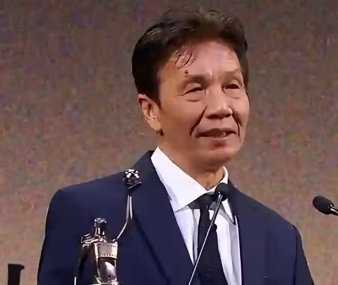 TVB反派專業戶息影20年罕露面!鬚髮皆白變化大,已移居澳洲多年