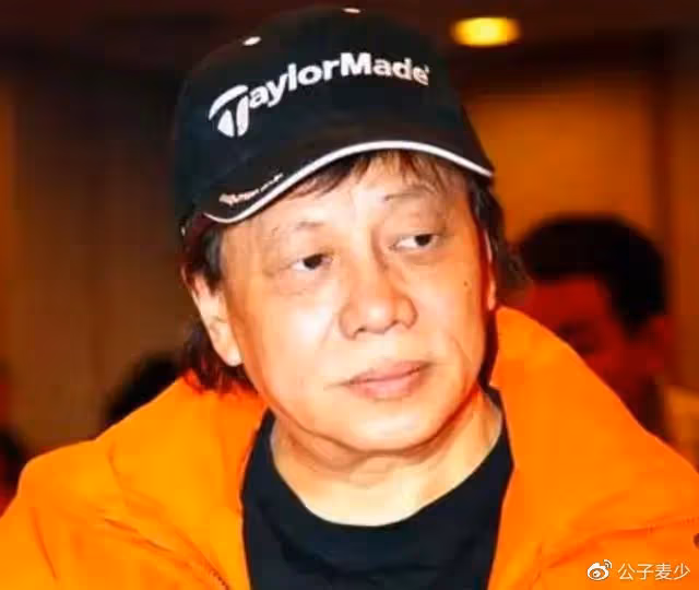 74歲梁小龍在公園練武出意外,頭著地摔成重傷,憑藉「陳真」走紅