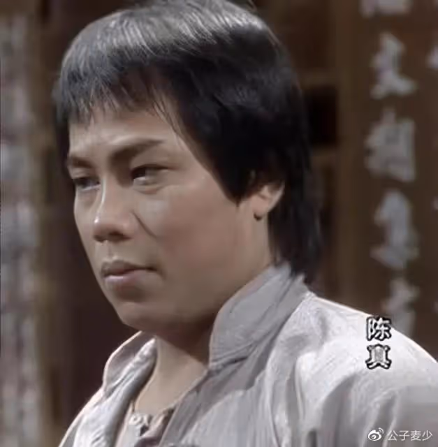 74歲梁小龍在公園練武出意外,頭著地摔成重傷,憑藉「陳真」走紅