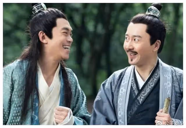 官媒點評《他是誰》,張譯領跑!我卻看到「吉吉國王」的王德發