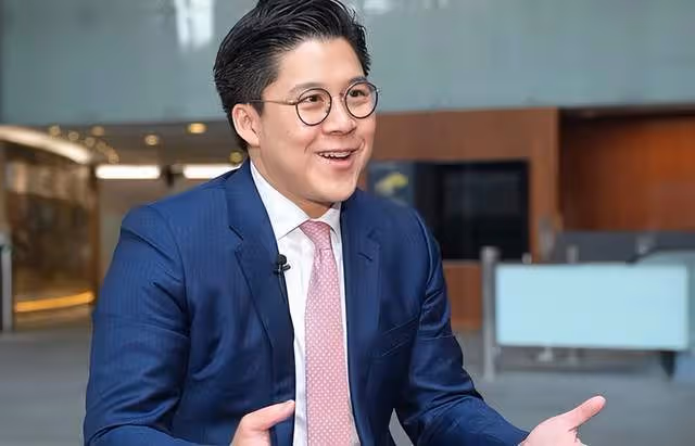 霍啟剛又干大事了!採訪中談夢想容光煥發,做香港內地的溝通橋樑