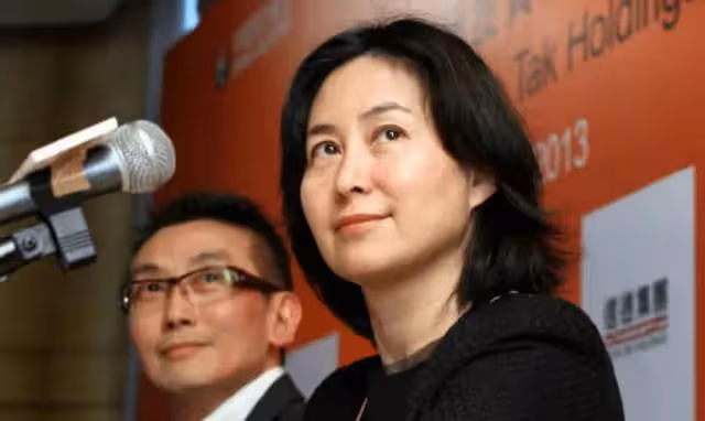豪門扎堆開會,許晉亨卻帶李嘉欣國外滑雪,許家為何地位不高