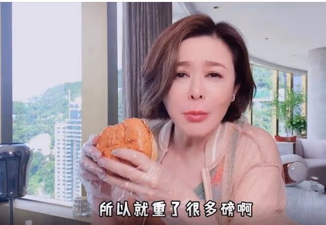 女神形象不再？59歲關之琳皮膚松垮皺紋多，住豪宅猛吃變得又圓又腫