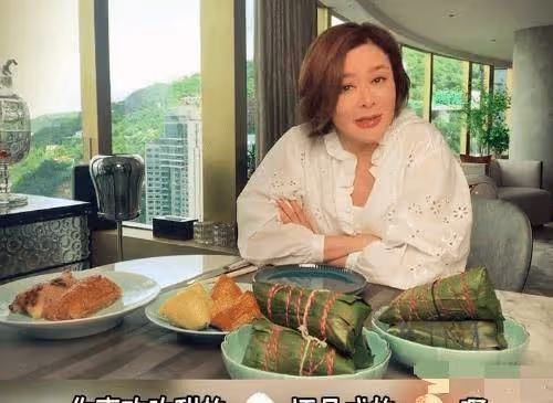 女神形象不再？59歲關之琳皮膚松垮皺紋多，住豪宅猛吃變得又圓又腫